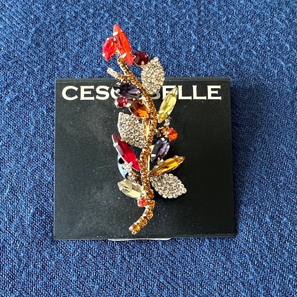 cescabelle Jewelry - Elegant Crystal Leaf Brooch